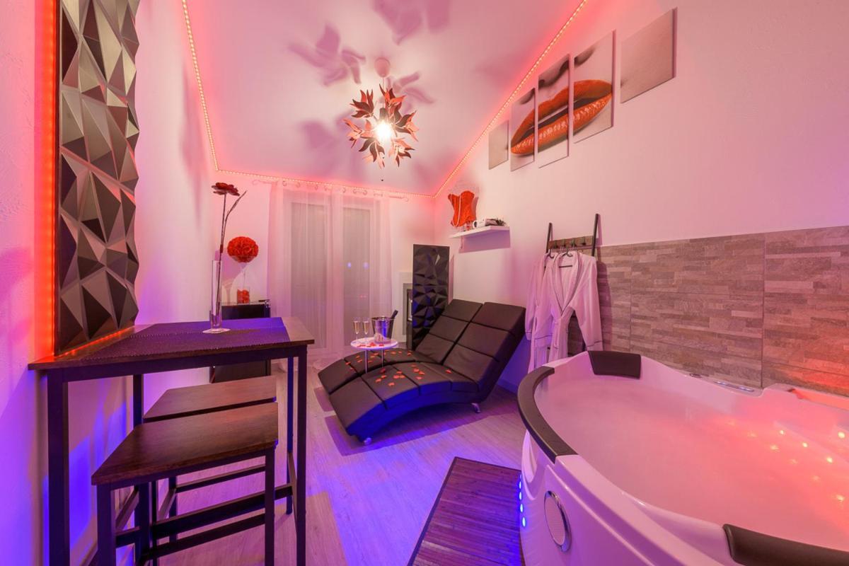 Love Room - Suite Romantique Avec Spa Privatif Le Puy-en-Velay Екстериор снимка