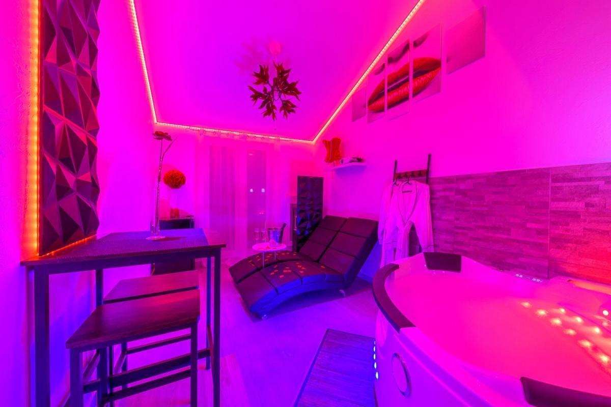 Love Room - Suite Romantique Avec Spa Privatif Le Puy-en-Velay Екстериор снимка