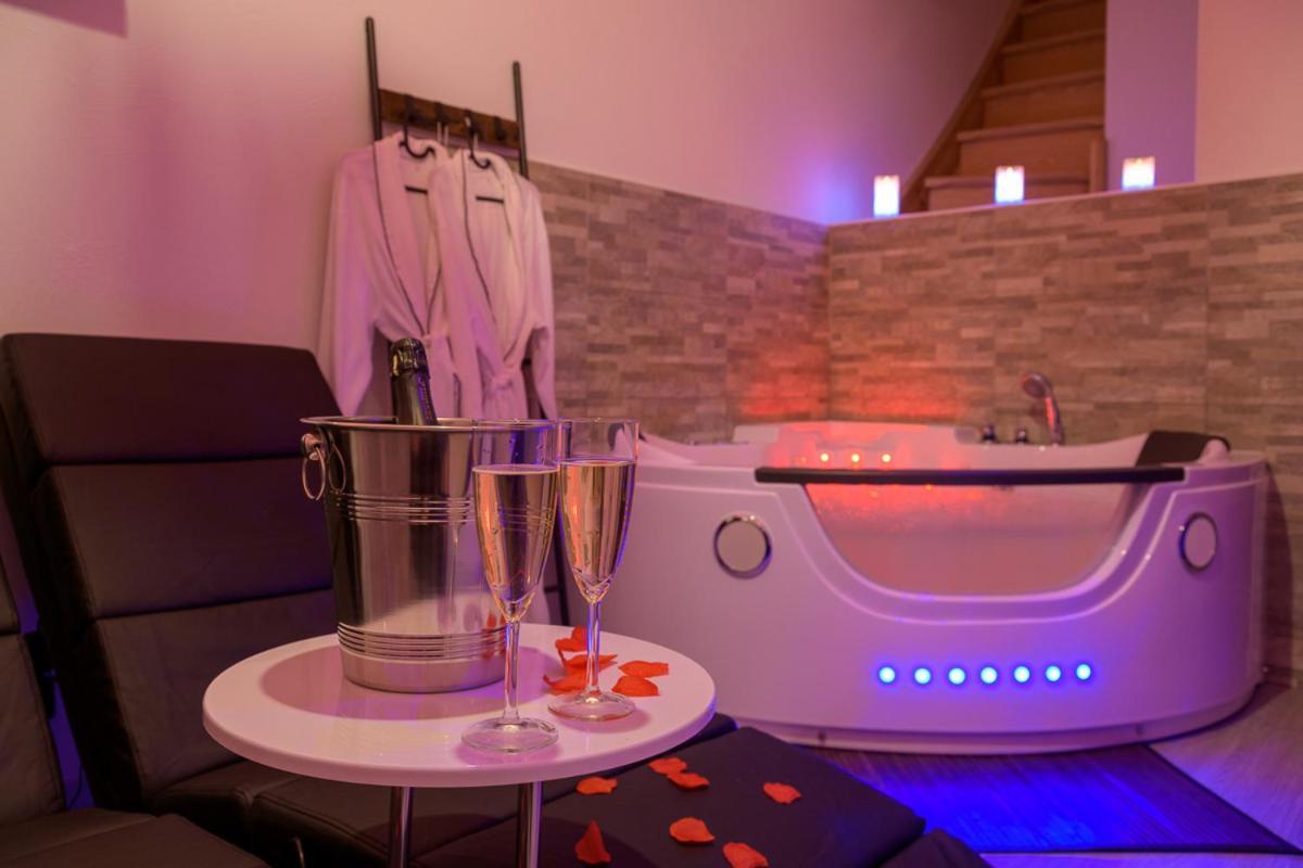 Love Room - Suite Romantique Avec Spa Privatif Le Puy-en-Velay Екстериор снимка