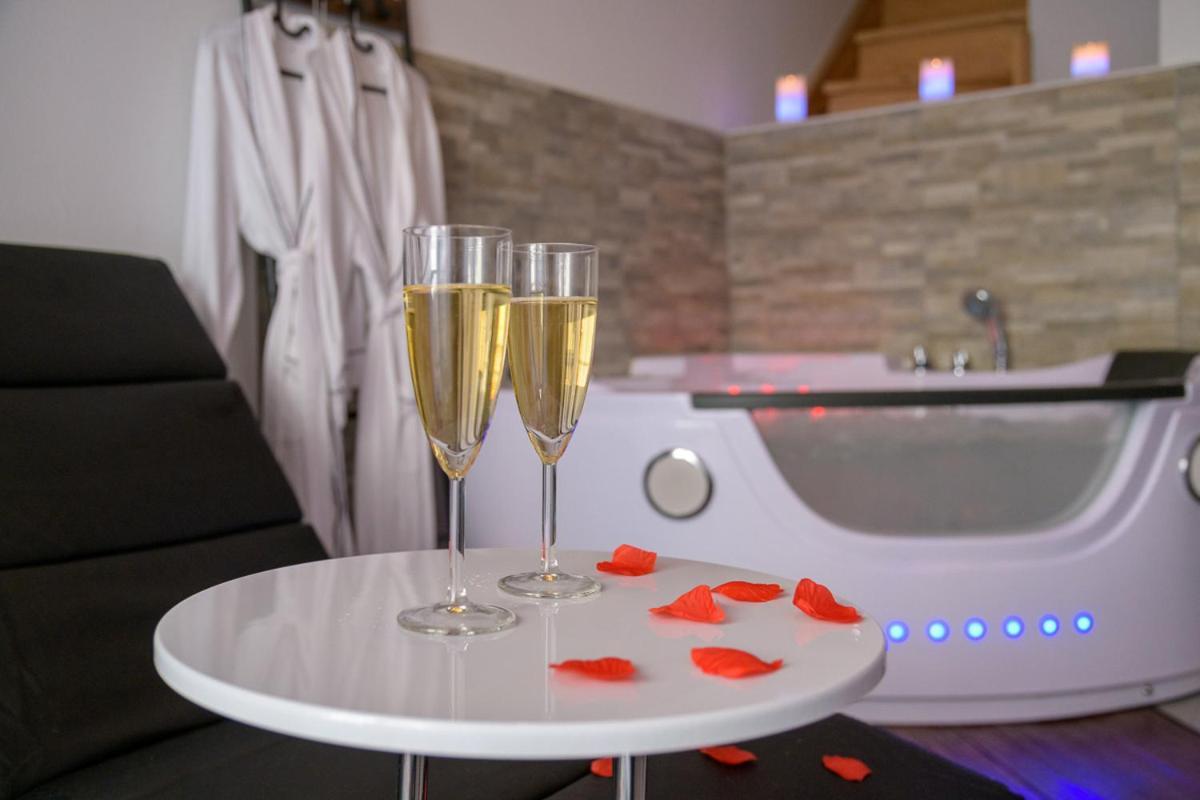 Love Room - Suite Romantique Avec Spa Privatif Le Puy-en-Velay Екстериор снимка